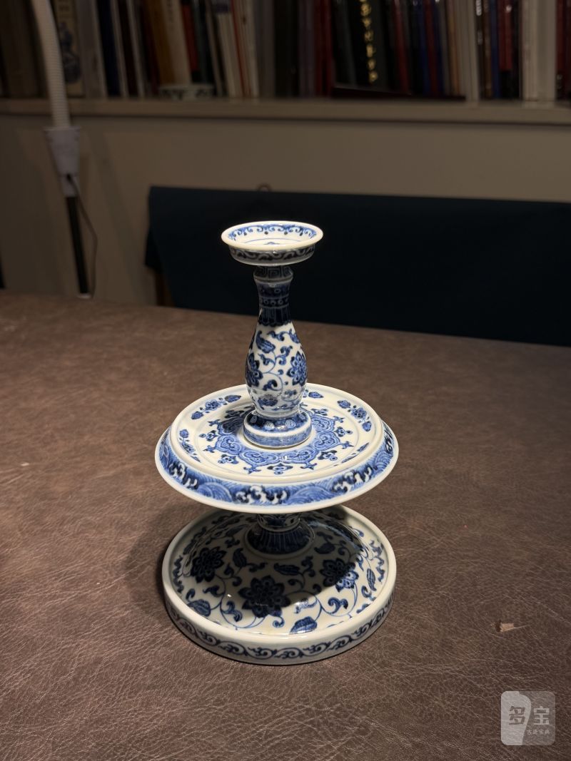 清乾隆 青花缠枝莲纹烛台 - 图7